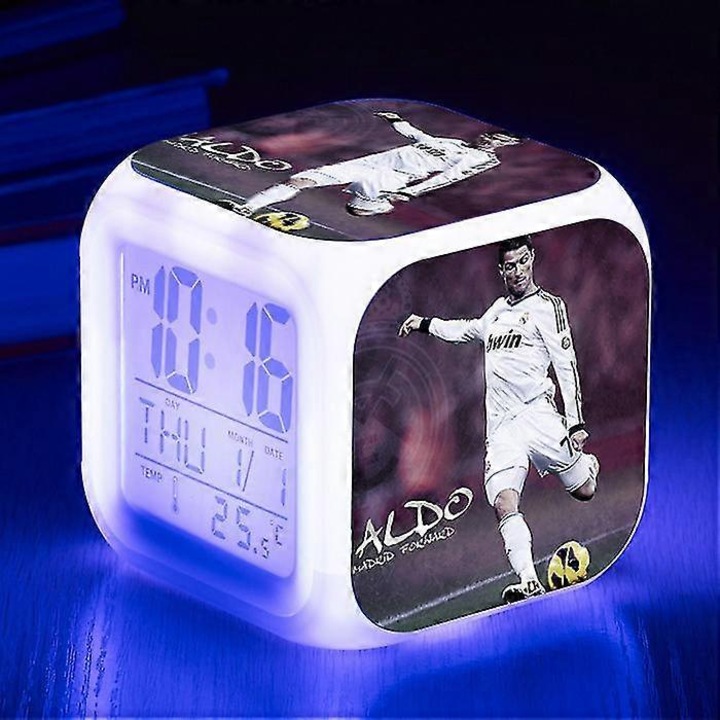 Ceas de alarma digital LED patrat, fotbal Ronaldo, 7 culori de iluminare, 12/24 ore, set
