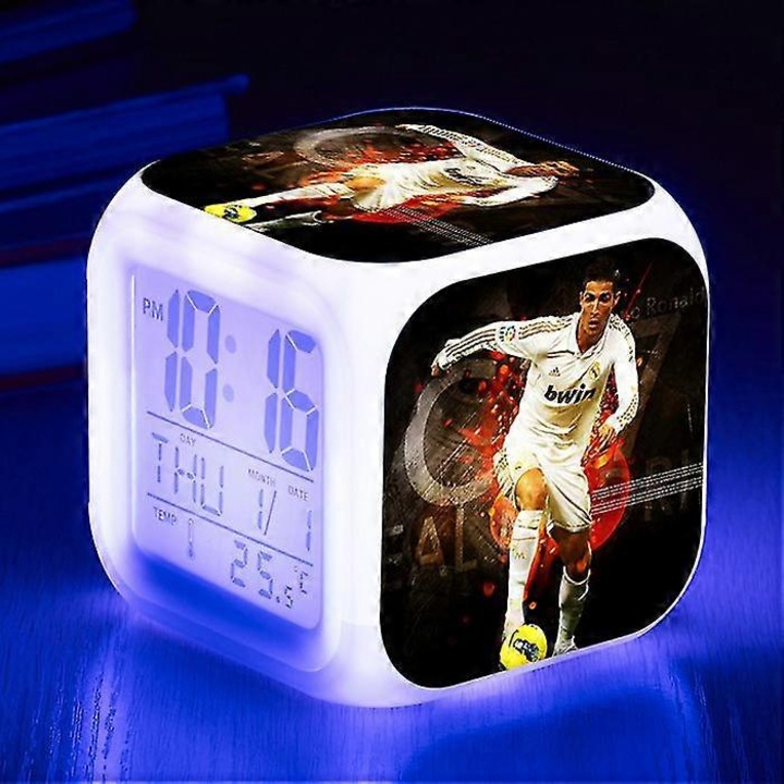 Ceas de alarma digital LED, fotbal Ronaldo, multifunctional, 7 culori, 10x10cm