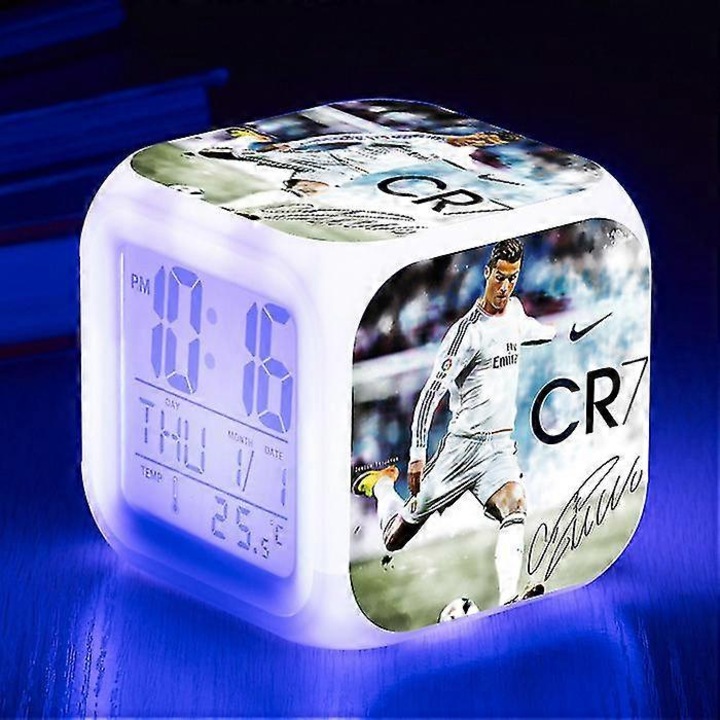 Ceas de alarma digital LED, fotbal Ronaldo, multifunctional, 7 culori, 10x10cm