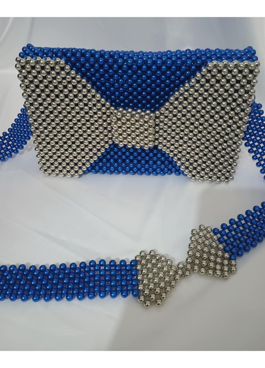 Gentută plic din perle, albastru regal și argintiu, cu fundiță mare, dimensiuni 26x16x6cm