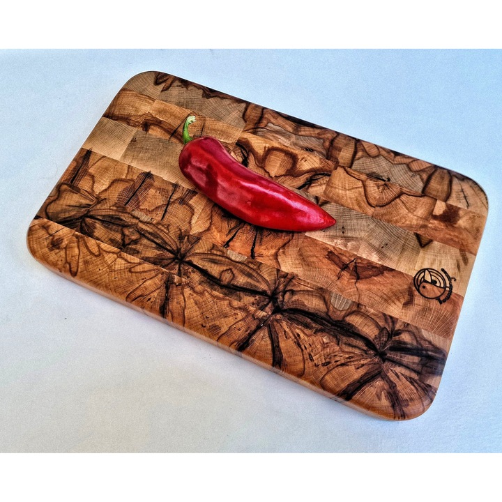 Tocator endgrain din fag, cu insertii de rasina epoxidica, tratat cu ulei mineral, 35x22x3,5cm