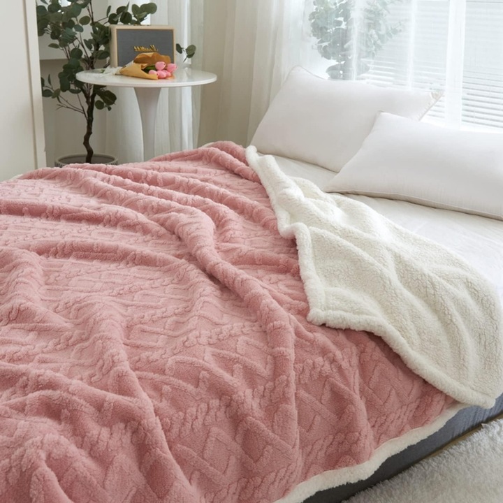 Patura cu blanita pentru pat dublu, Axroad Mall, Pufoasa, Cu blanita, Forma carouri, Care nu se contracta, Rezistenta la incretire, Moale, Durabil, Usor de intretinut, Pentru pat, canapea sau living, Poliester, 200*230cm, Roz