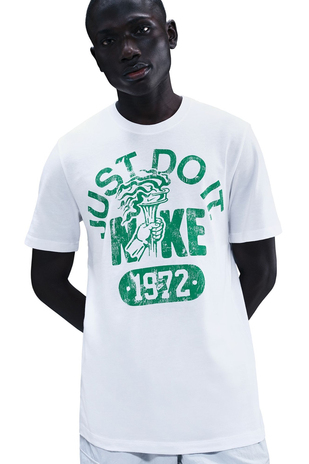 Nike, Tricou regular fit cu decolteu la baza gatului si logo, Alb, Verde, M
