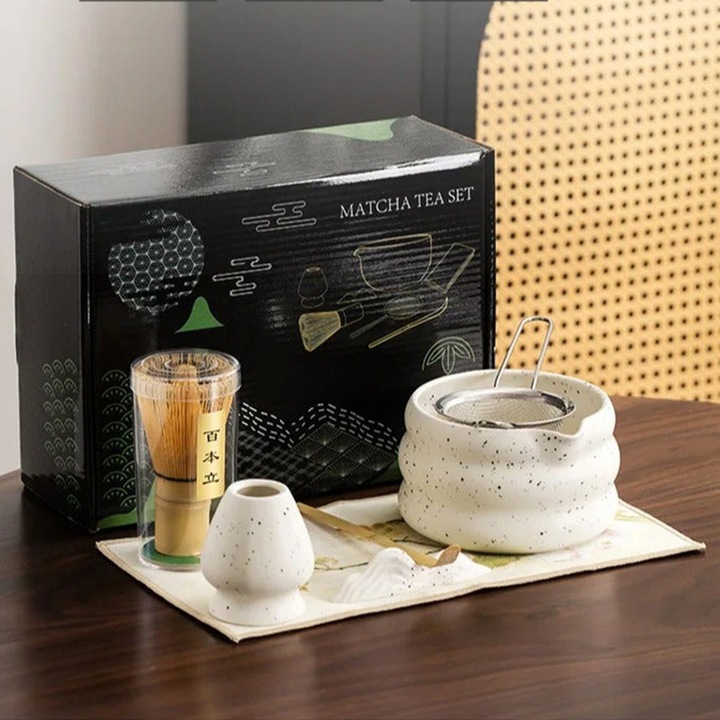 Пълен комплект за приготвяне на Матча от 7 части - Традиционен комплект от бамбуков тел с керамична купа, цедка, лъжица и поставка | Инструменти за Матча за начинаещи, идеален подарък за любителите на Матча (бял)