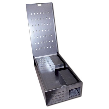 Capcana zincata pentru combaterea rozatoarelor precum soareci si sobolani Capcana zincata pentru combaterea rozatoarelor precum soareci si sobolani