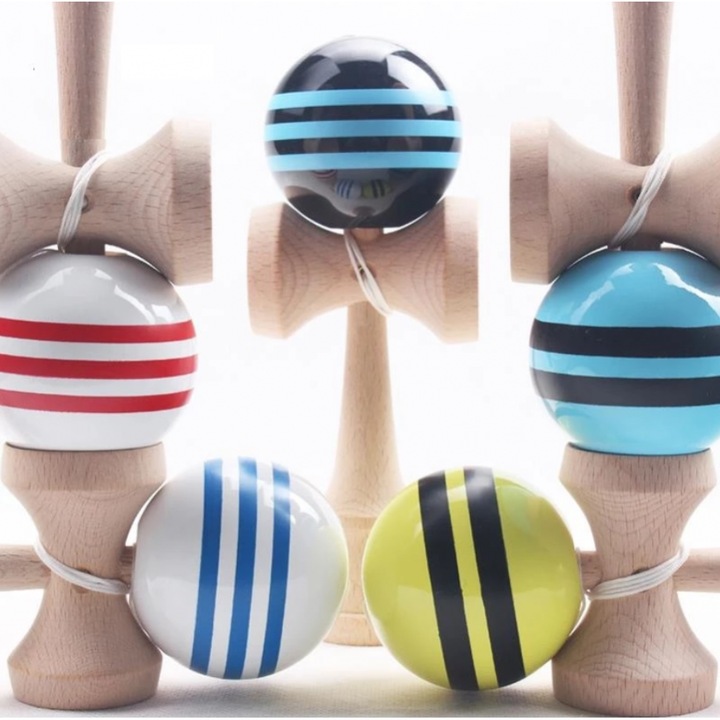 Fa Kendama VICTINY ® 18 cm, 3 csíkos színű dizájn modell, csúszásmentes felület, meglepetés szín, többszínű