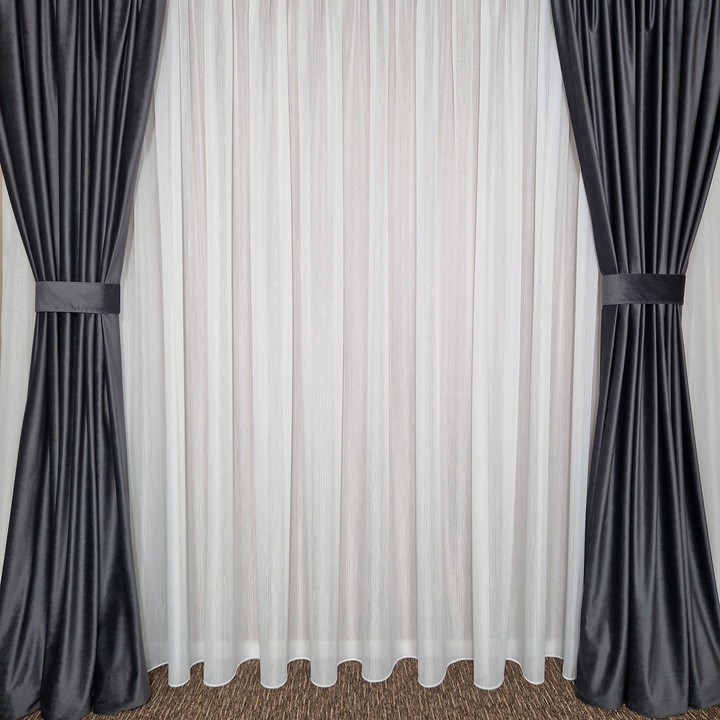 Перде MASTEL 300x260см екрю модел DG на райета със сребърни вложки, ушито с перделък