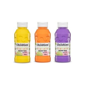 Vízfestékek, ecsetek és rajzlapok