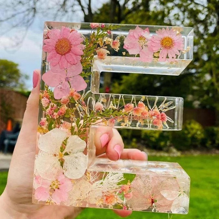 Litera din rasina florala presata cu LED, E