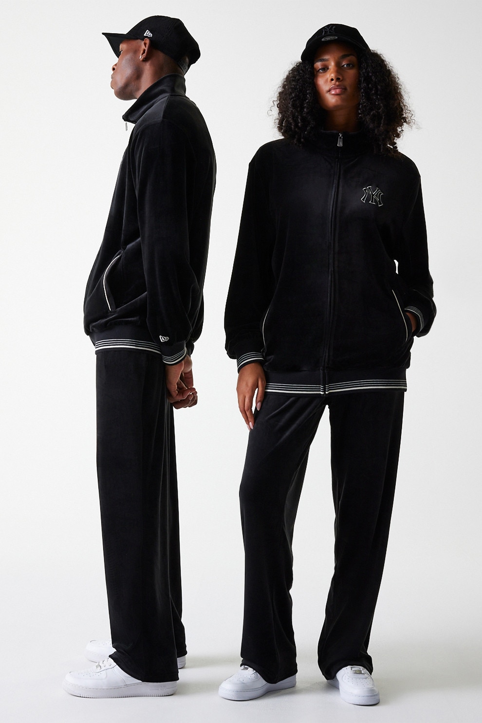 New Era, Pantaloni unisex lejeri de trening cu logo brodat, Negru, M