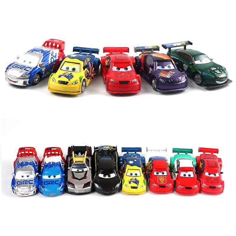Masinuta diecast Cars2, model Lightning McQueen, 8x5x4cm