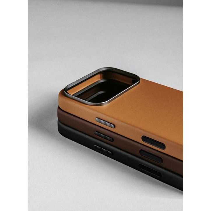 Husa din piele naturala Nomad Traditional Leather Horween Case cu MagSafe compatibila cu iPhone 17 Pro, Rustic Brown