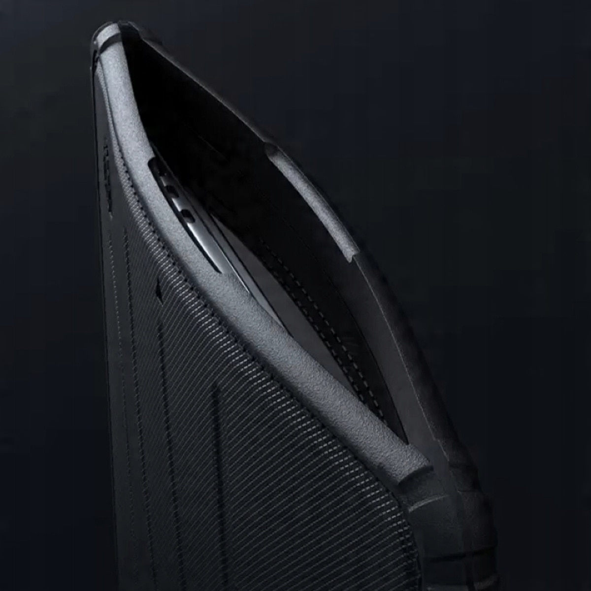 Husa pentru Macbook Air 15 / Pro 16, Nillkin, piele neagra, TPU, design elegant, dimensiuni 396x282x13mm