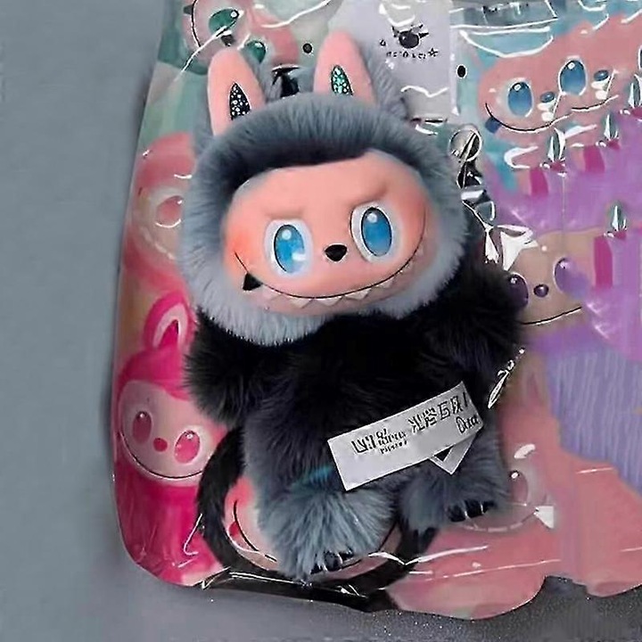 Labubu V3 figura, vinil, kivételes design