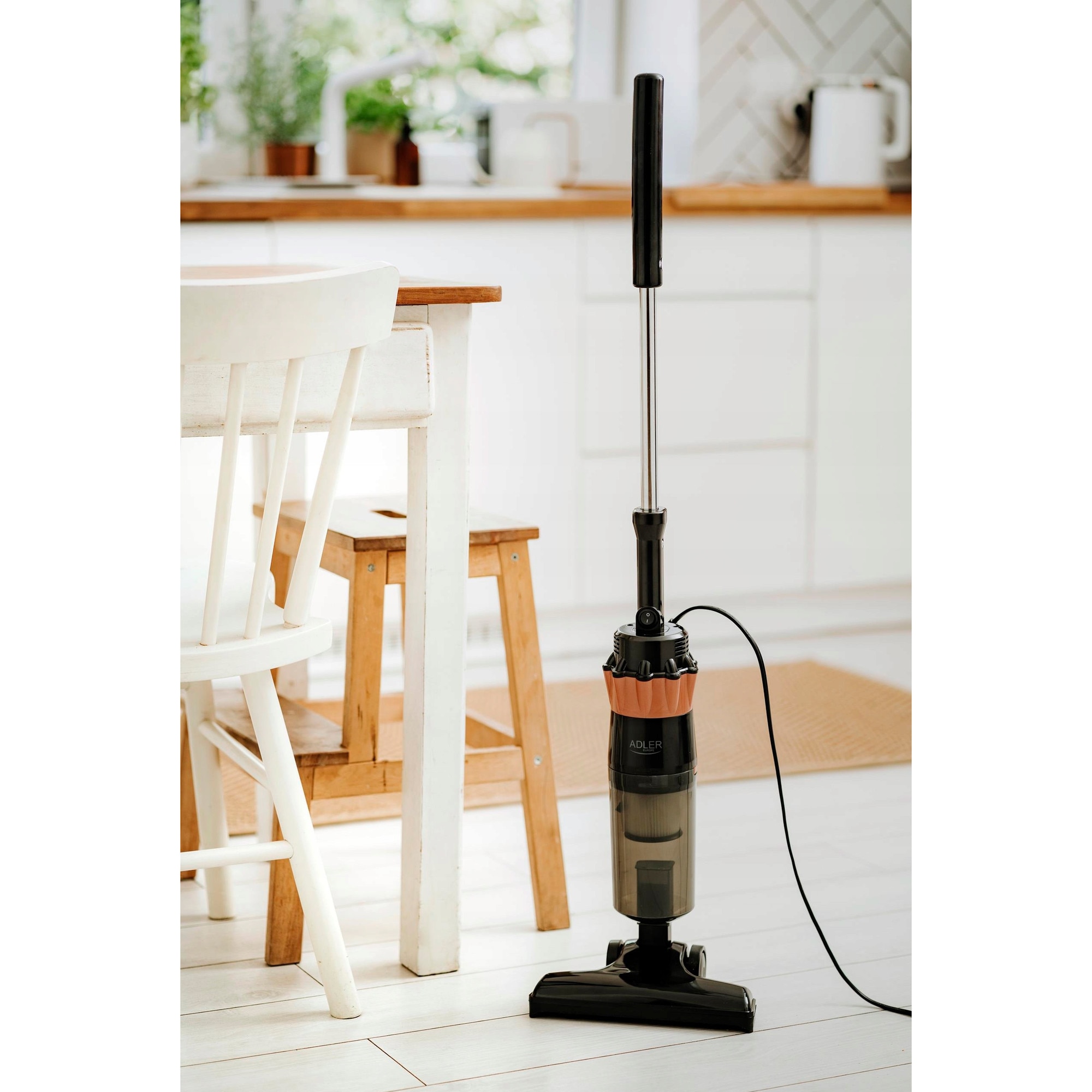 Aspirator vertical fara sac 2 in 1 Adler AD 7049, putere 800W, filtru HEPA, 0.8L, 47cm, 103cm