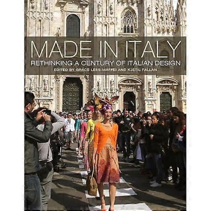 In Italy: Rethinking A Of Italian, Bloomsbury Academic, 2013, 344 pagini, 17.1x1.8x24.3cm