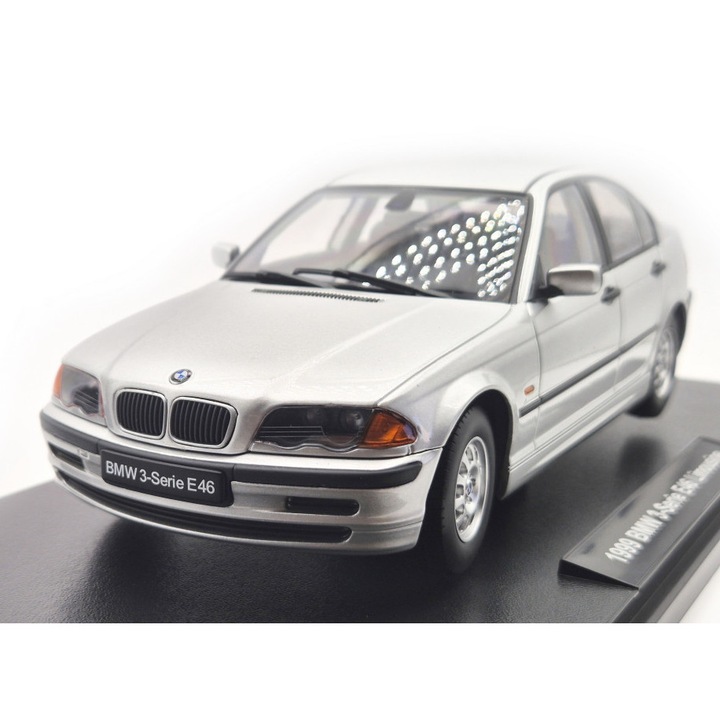 BMW E46 sedan (1999) - ezüst - KK-Scale - 1:18