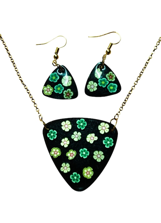 Set bijuterii femei, realizat manual, negru cu motive florale verzi, pandantiv 4x4 cm, cercei de 4x2 cm