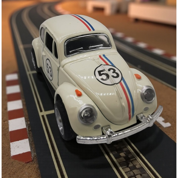Volkswagen Beetle (Broscuta) Herbie fém autómodell, 1:32 méretarány, fehér, visszahúzós motor, nyitható ajtók, motorháztető, VisionXXI