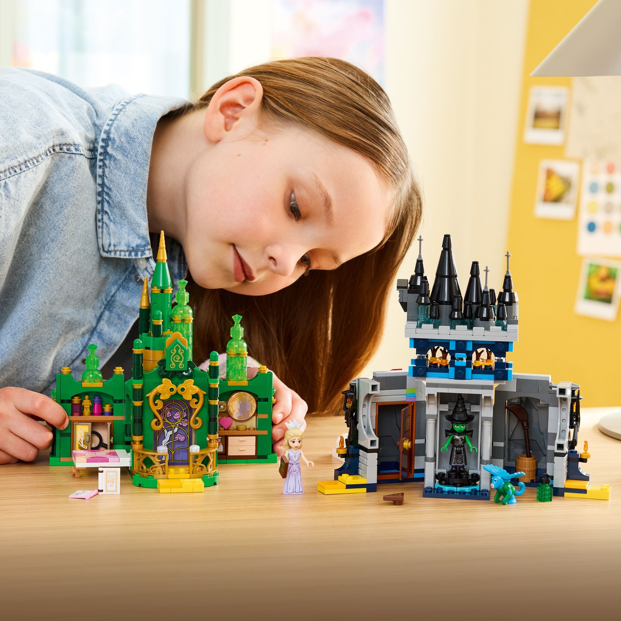 LEGO® Wicked - Emerald City si Castelul Kiamo Ko 75689, 860 piese