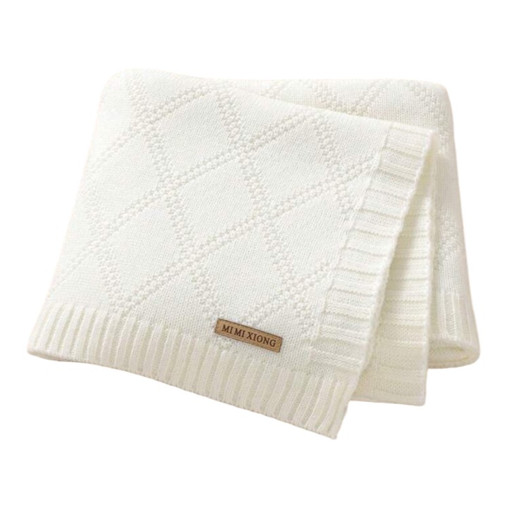 Patura moale tricotata pentru copii culoare crem, potrivita pentru toate anotimpurile, dimensiuni 90*70 cm