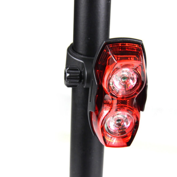 Lumina de siguranta pentru bicicleta, LED rosu, impermeabil, 3 moduri de iluminare, 1000m, set cu 2 baterii AAA