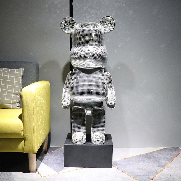 Figurina Bearbrick Supreme 155 cm, argintie, design modern