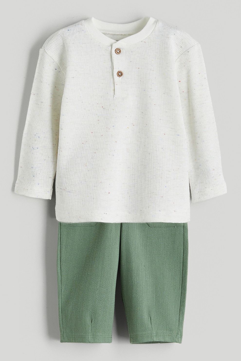 LC WAIKIKI, Set de pantaloni si bluza cu decolteu henley, Verde, Alb murdar, 74-80 CM