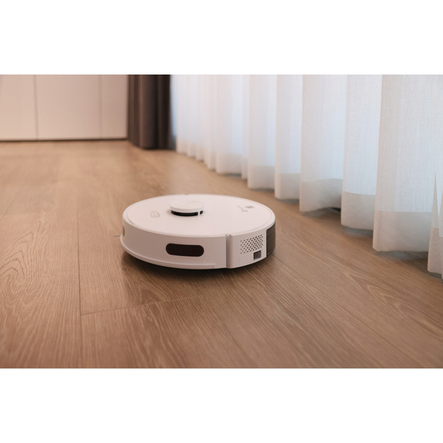 Robot aspirator EZVIZ RE5 Plus, 9000 Pa, mopare, 4930 mAh, 300m2, set complet