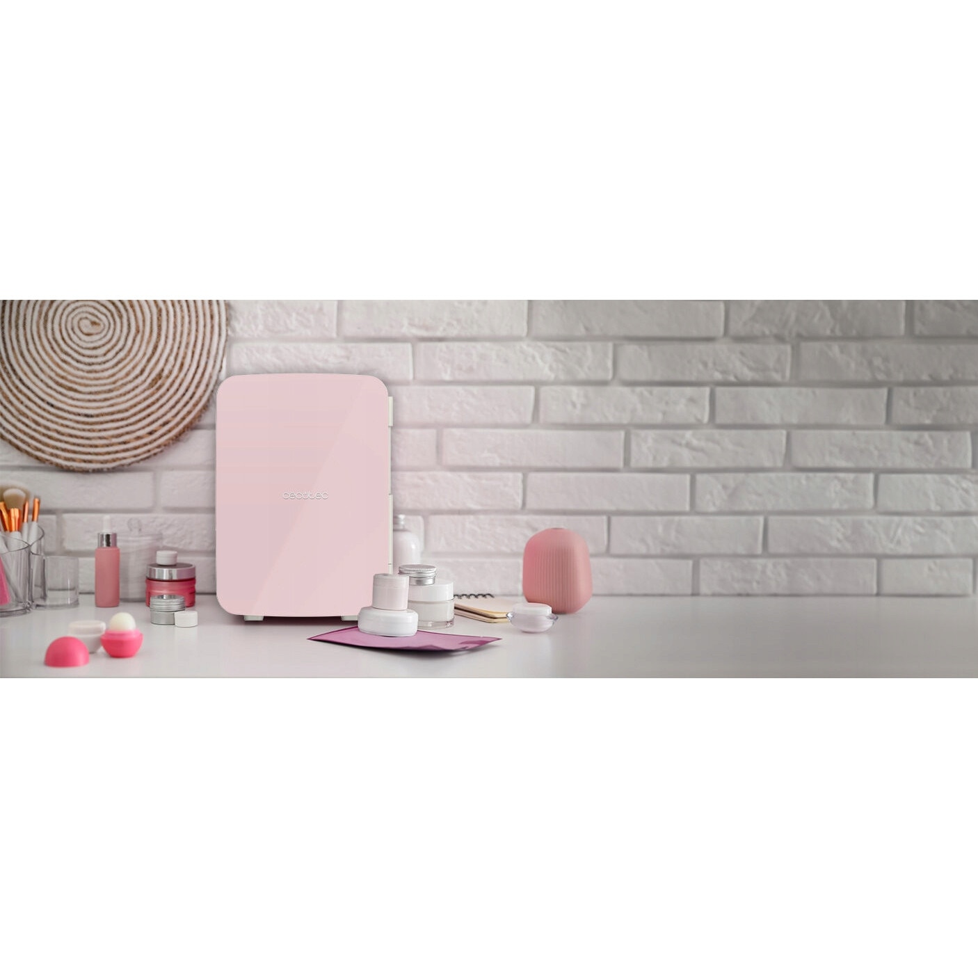 Frigider electric Cecotec Bolero MiniCooling Bahamas 00135, 10l, roz, 7-65°C, 12V/220V, compact