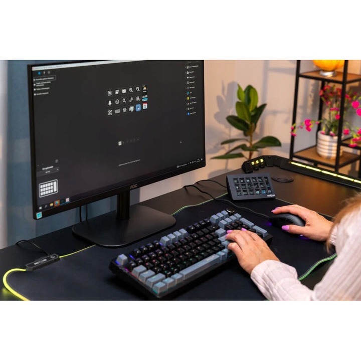 panel-stream-mad-dog-gk150-15-butoane-ecran-tactil-usb-c-negru