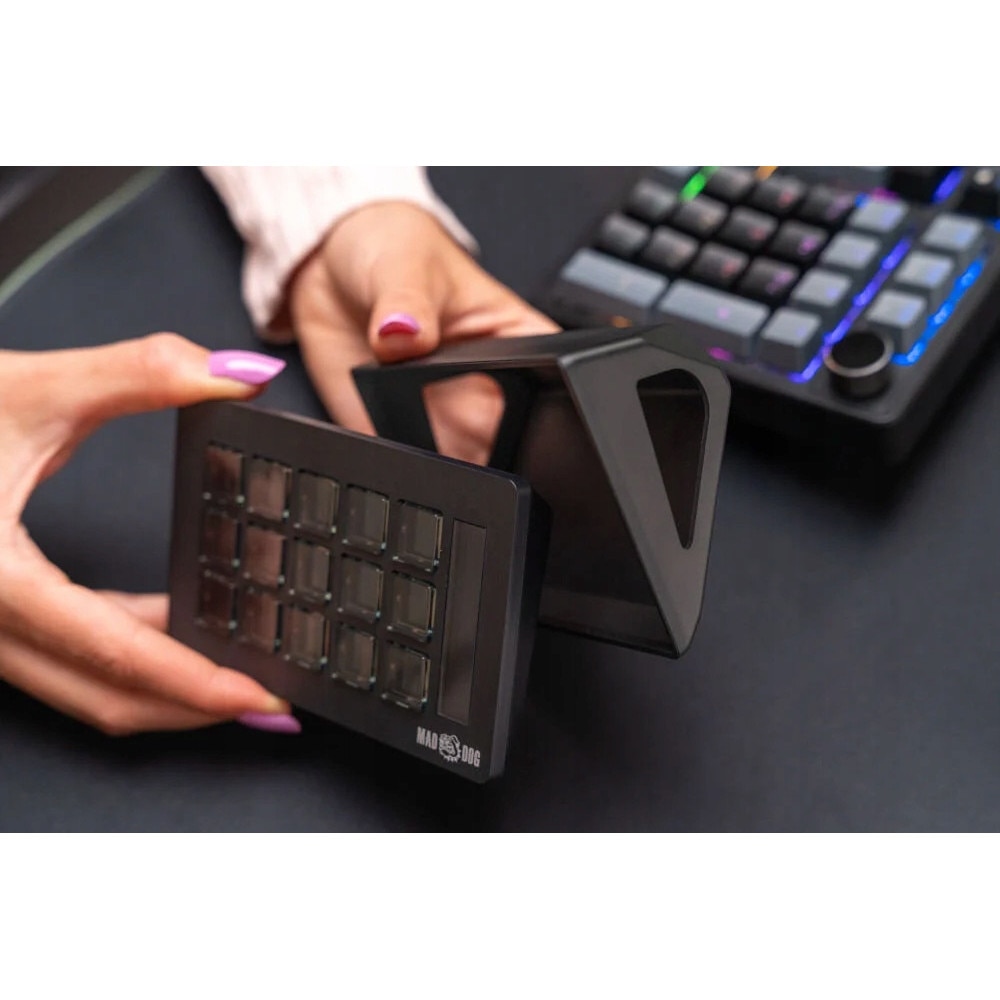 panel-stream-mad-dog-gk150-15-butoane-ecran-tactil-usb-c-negru