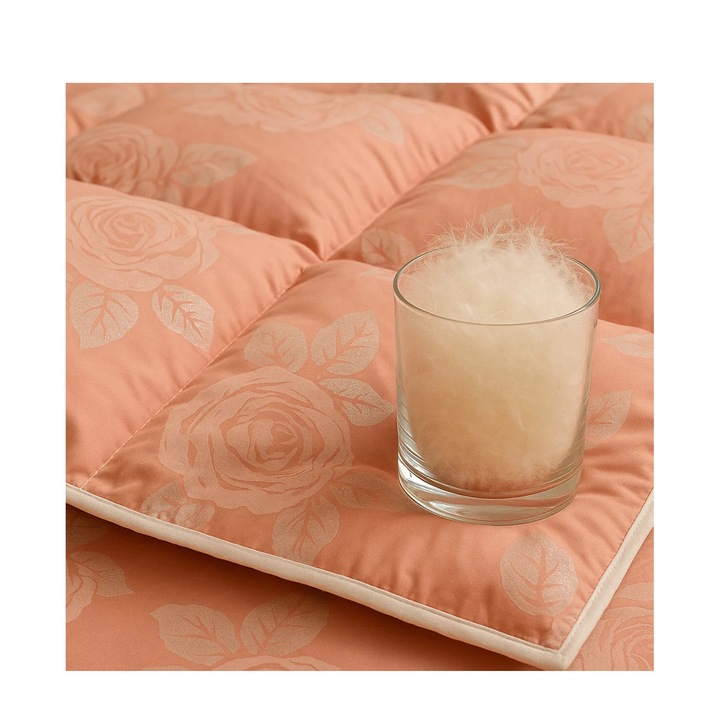 Pilota cu puf si pana de gasca, Boema Home, Roz cu trandafiri argintii, 140x200cm