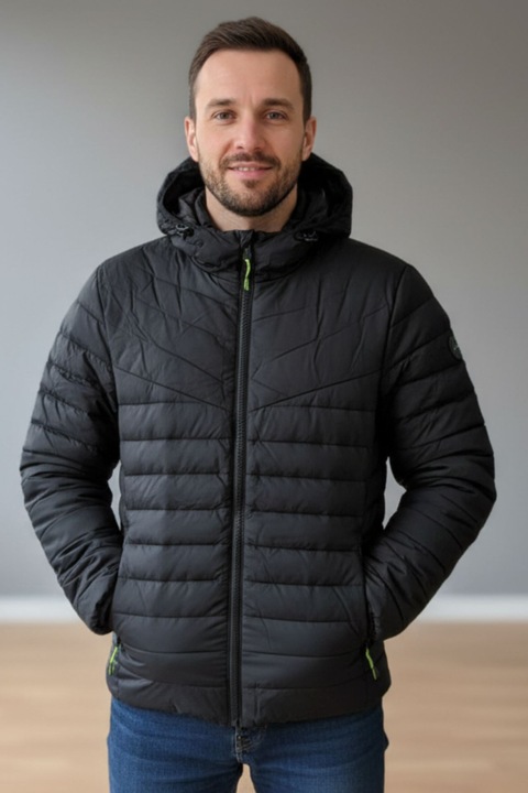 Férfi Steppelt Kabát levehető kapucnival, cipzáras zsebekkel, sárga-fekete S802 11504, Fekete