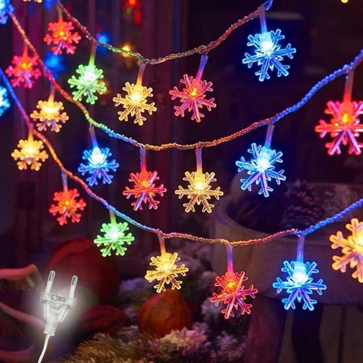 Ghirlanda Luminoasa SIKS Model Fulgi De Zapada, 100 Leduri, Lungime 10 M, Instalatie De Craciun Cu Alimentare Priza, Multicolor