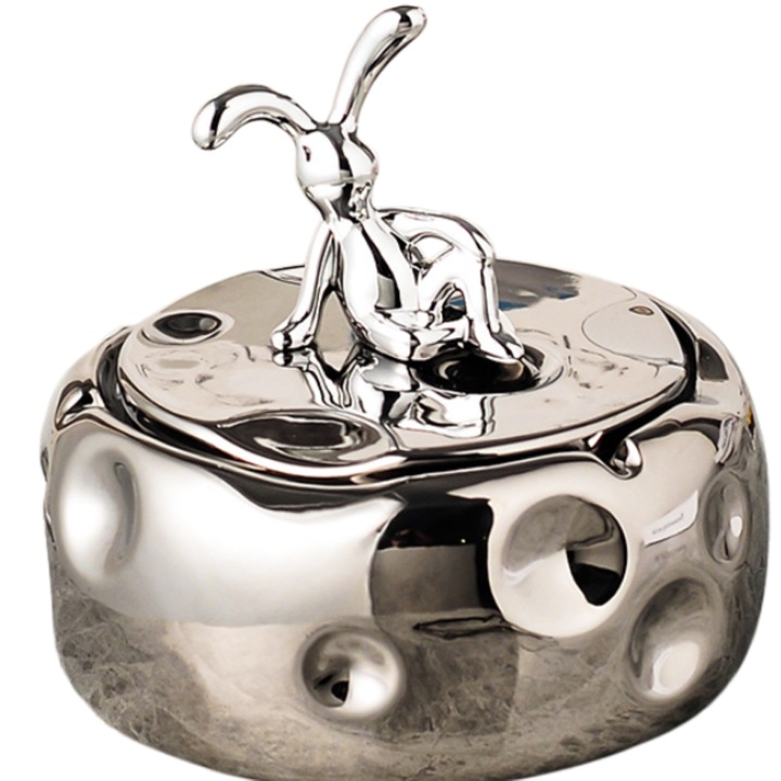 Elegáns porcelán hamutartó, luxus kivitel, dekoratív kiegészítő nappaliba és irodába, aranyos nyuszi kiegészítő