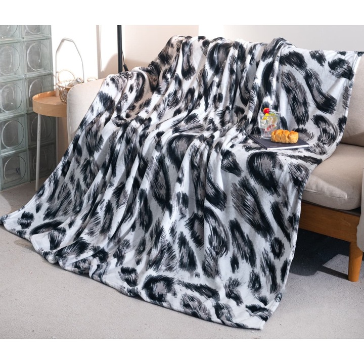 Patura Cocolino, CHIRASO, 200x230cm, Colorata si Pufoasa, pentru Pat Dublu, Model Animal Print, alb/negru