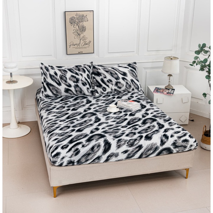 Set Husa de pat Cocolino cu Elastic CHIRASO, pentru 2 persoane, 180x200+30 cm si 2 Fete de Perna 52x75 cm, Model Animal Print, alb-negru-gri