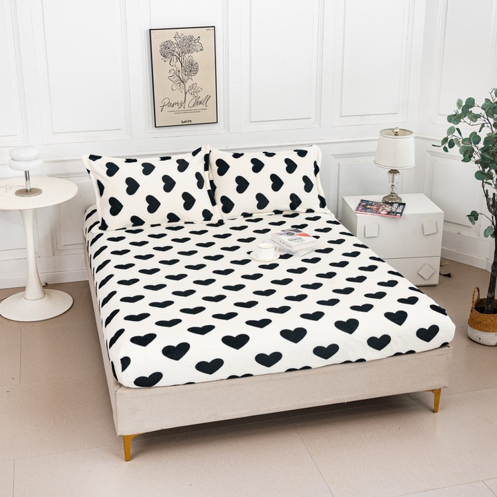 Set Husa de pat Cocolino cu Elastic CHIRASO, pentru 2 persoane, 180x200+30 cm si 2 Fete de Perna 52x75 cm, Model Inimioare, alb-negru