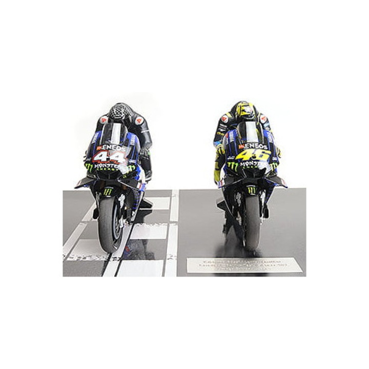 Automachete készlet, Minichamps Yamaha YZR M1 1:12, 2 kerékpár, 2 figura Hamilton/Rossi, többszínű