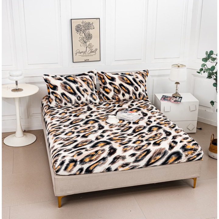 Set Husa de pat Cocolino cu Elastic CHIRASO, pentru 2 persoane, 180x200+30 cm si 2 Fete de Perna 52x75 cm, Model Animal Print, alb-maro-negru
