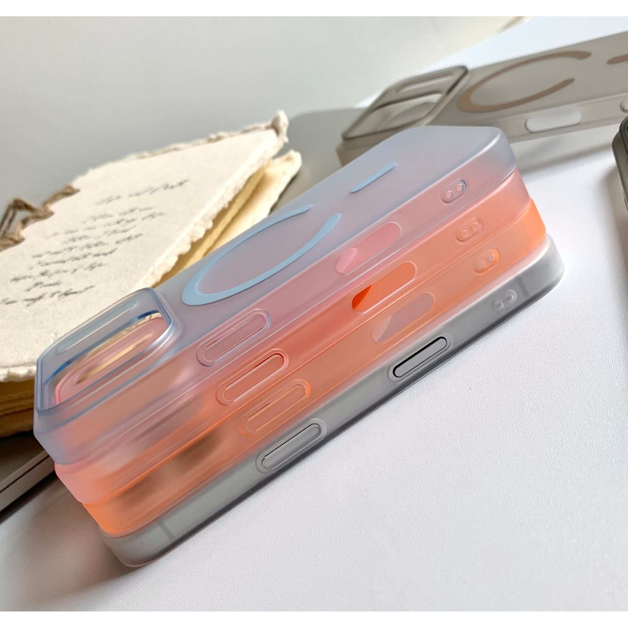 Husa de Protectie, Compatibila cu Apple iPhone 17, MagSafe, Alb mat