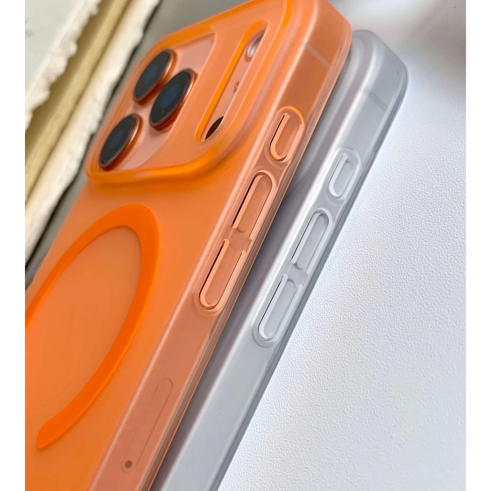 Husa de Protectie, Compatibila cu Apple iPhone 17, MagSafe, Alb mat