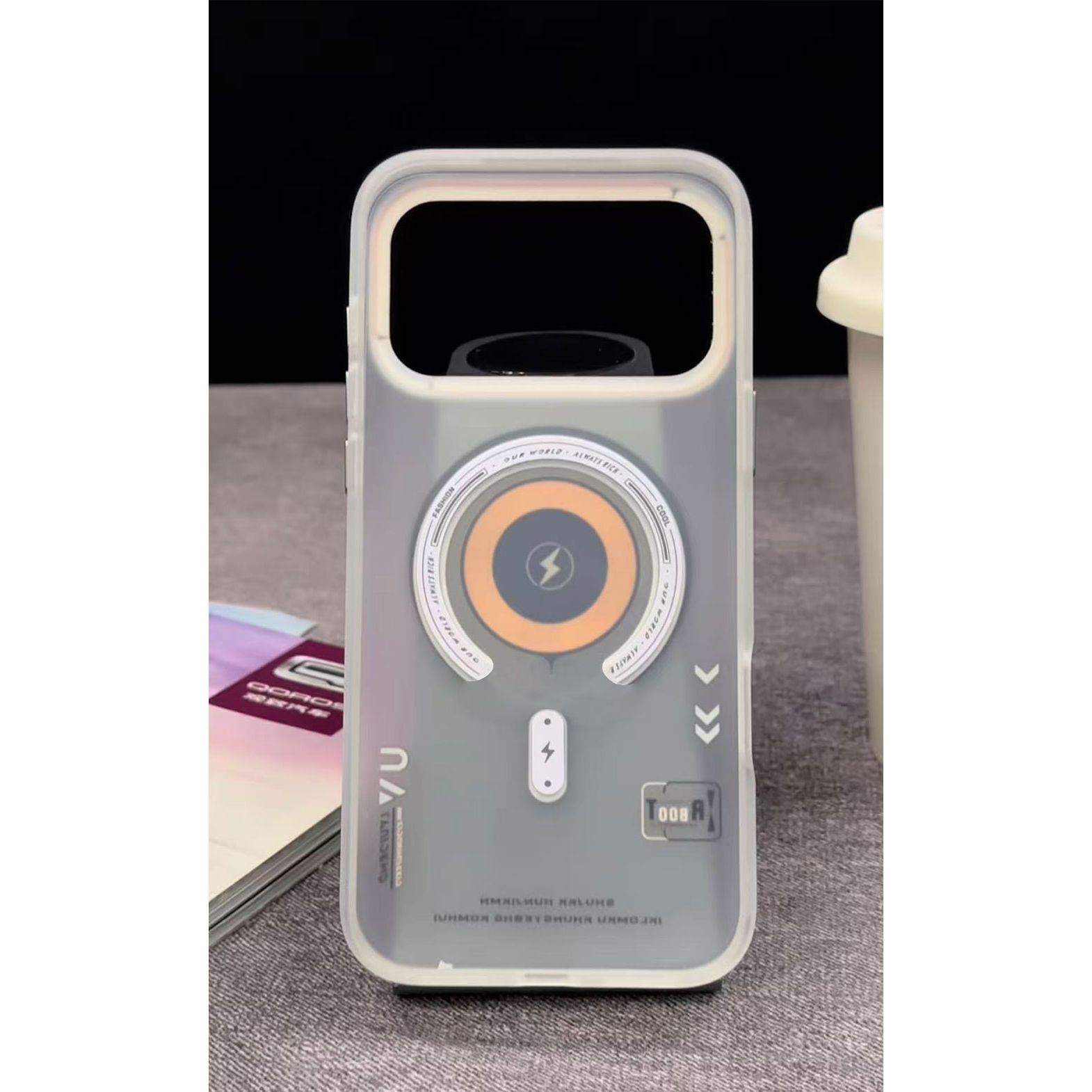 Husa de Protectie, Compatibila cu Apple iPhone 17, Premium Design, Model Retro, MagSafe, Alb mat/Portocaliu