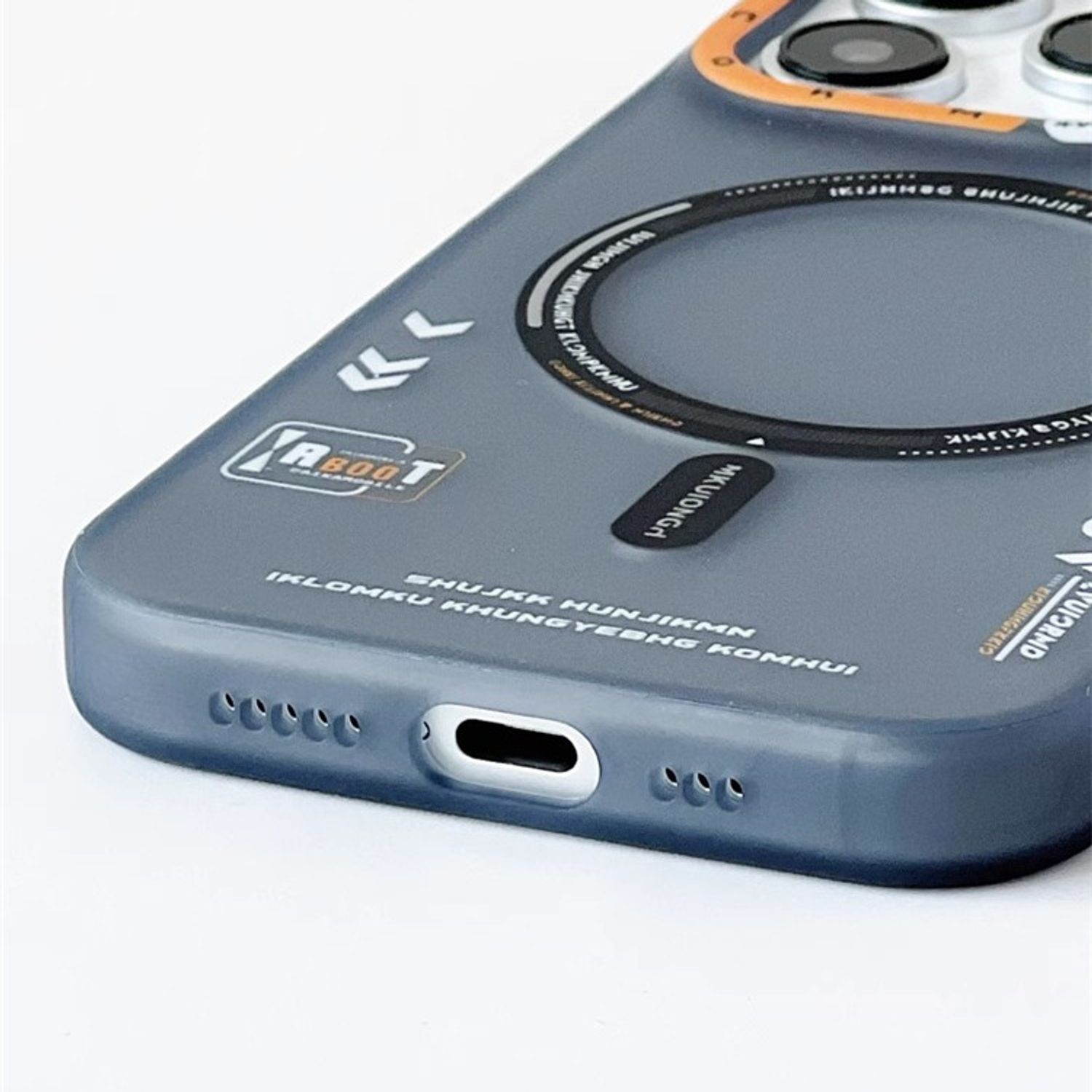 Husa de Protectie, Compatibila cu Apple iPhone 17, Premium Design, Model Retro, MagSafe, Alb mat/Portocaliu