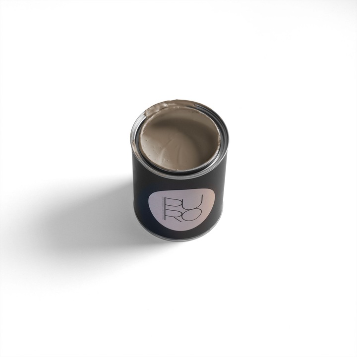 Vopsea lavabila de interior profesionala PURO Colour, pe baza de apa, finisaj mat, acoperire clasa 1, lavabila, fara solventi, aplicare curata fara stropi, 1L, maro