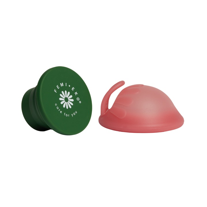 Комплект за многократна употреба Femieko, менструален диск от медицински силикон, розов с технология saniconcentrate и сгъваем зелен стерилизатор, капацитет 50мл