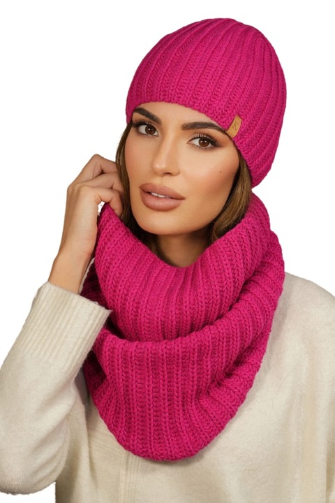 Set caciula si komin KAMEA, grunjoase, culoare malin, din lana de alpaca