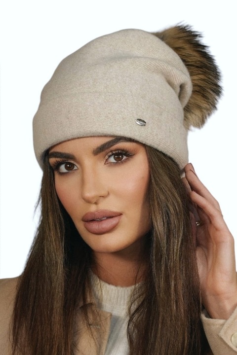 Caciula dama Kamea Chiru, cu pompon natural, bej, 80% lana, 20% poliamid