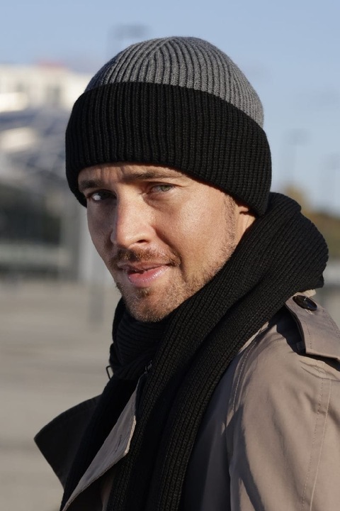 Caciula barbati KAMEA Leon, color-block, gri-negru, 54-60 cm, acrilic, fara captuseala